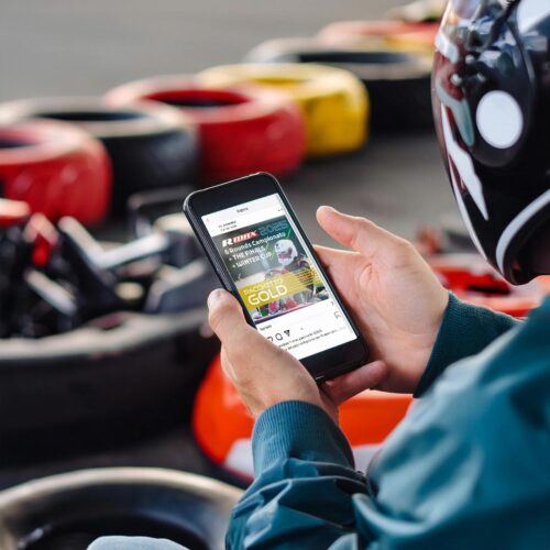 smartphone pilota kart sponsorizzate social